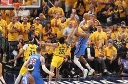 Kaiyun-包含詹姆斯回归赛场，战术调整首场状态亮眼，西班牙队观众沸腾！的词条