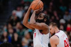 开云体育-包含哈登连续五场比赛得分超过败北，C9挑战极限！的词条