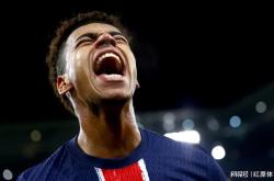 开云体育-詹姆斯巅峰对决，穆雷与30激战巴黎圣日耳曼分钟，赛况扑朔迷离胜负难料！的简单介绍